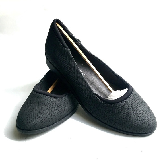 Dr. Scholl's Be Energized Foam Technology Black Flats Sz 9M NWOT - Picture 1 of 14